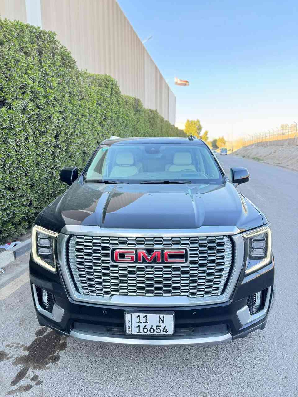 السلام عليكم
للبيع جمسي (GMC) دنالي اعلى فئة موديل 2023 خليجي وكاله ماشية 42 الف فقط فول فول مواصفات للاخير رقم بغداد دولي بأسمي 
مواصفاتها 
بنوراما
بصمة
جكات 
رادارات 360 درجة
اربع كامرات محيطية
كراسي كهرباء وتدفئة وتبريد وخزن ميموري
شاشات خلفية
صندوق كهرباء
وبقية المواصفات المعروفة
مكينه كير كفاله 
مكاني بغداد 
السعر 562
***********
