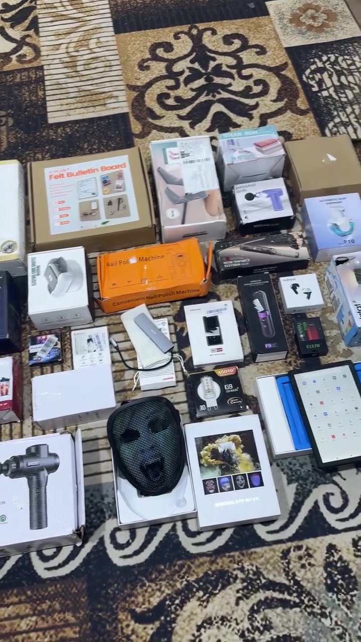 يا الله 
شلعه 32 قطعه الكتروني كله جديد 
مزاد ينفتح عليها من 100 الف 
المو شراي لا يعلق رجاءا 
ينتهي المزاد باجر ساعه 12 الضهر 
وبالعافيه ع الياخذها


**إذا كنت صاحب هذا الإعلان وتريد حذفه لأي سبب، رجاءا أرسل رسالة إلى الدعم الفني**