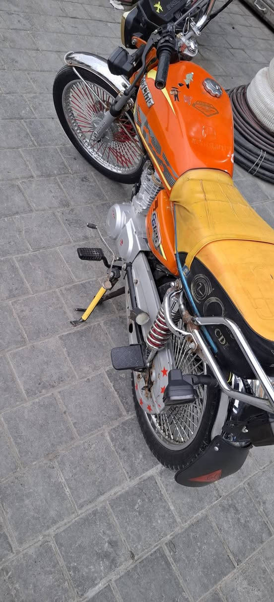 السلام عليكم 
للبيع 
2024 أوراق
السعر 600
بغداد فلكت حي النصر
***********
