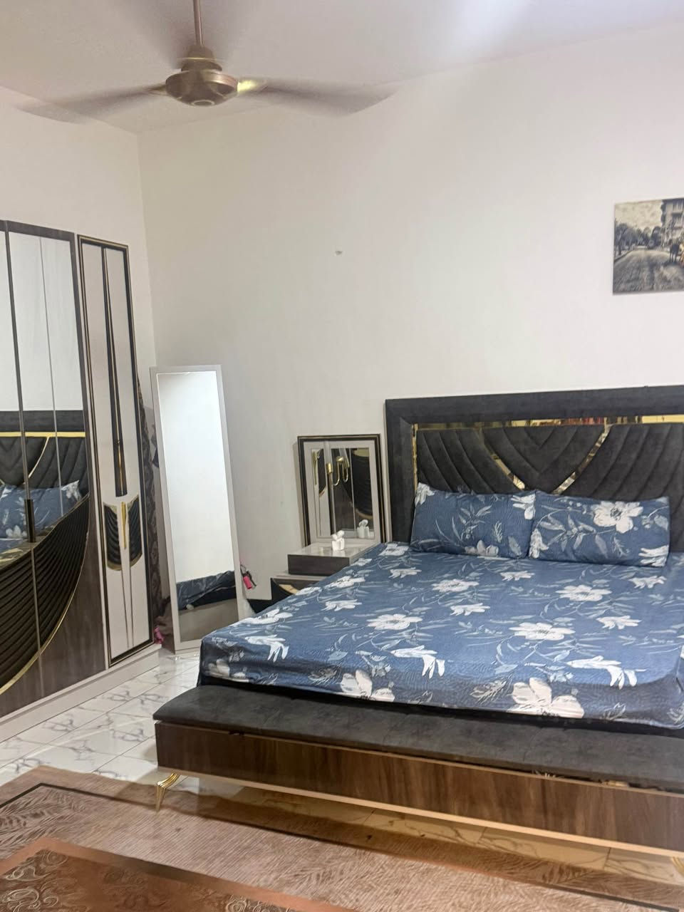 بيت للبيع مقابل مياء العتبه عمود 327 على شارع 
المساحة 90
الصب بناء مرتب والبيت صوره كدامكم بمزرعة حجي عماد بشارع 15 
السعر 38 
لاستفسار *********** النجف, العراق
