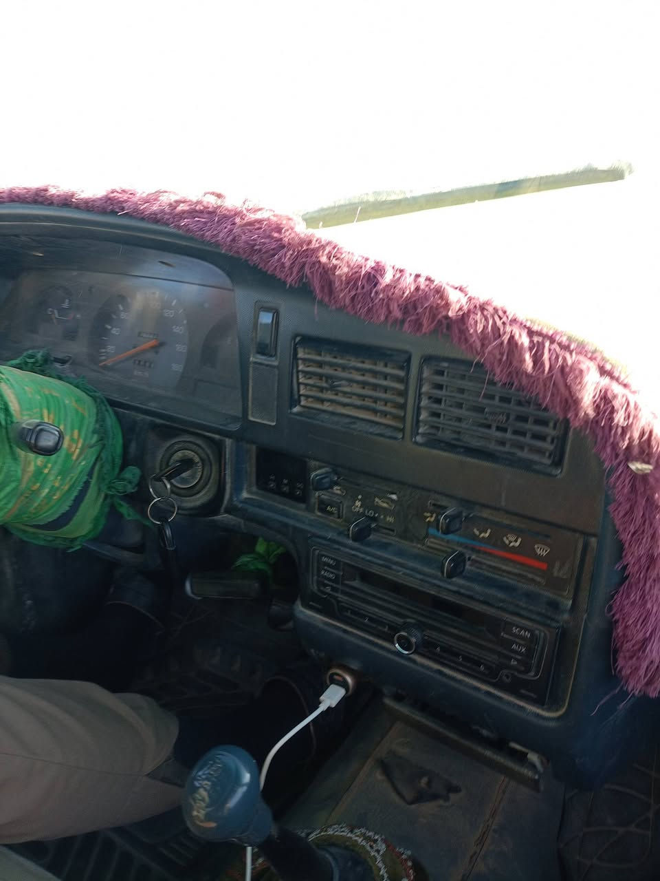 سياره للبيع موديل 89 
السعر 43 وبيها مجال قليل 
محرك وكير واكسل مكفولات
محرك كروسيده
تخم تاير رقم مثنى
*********** اتصل واتساب وبيك خير ودلل
