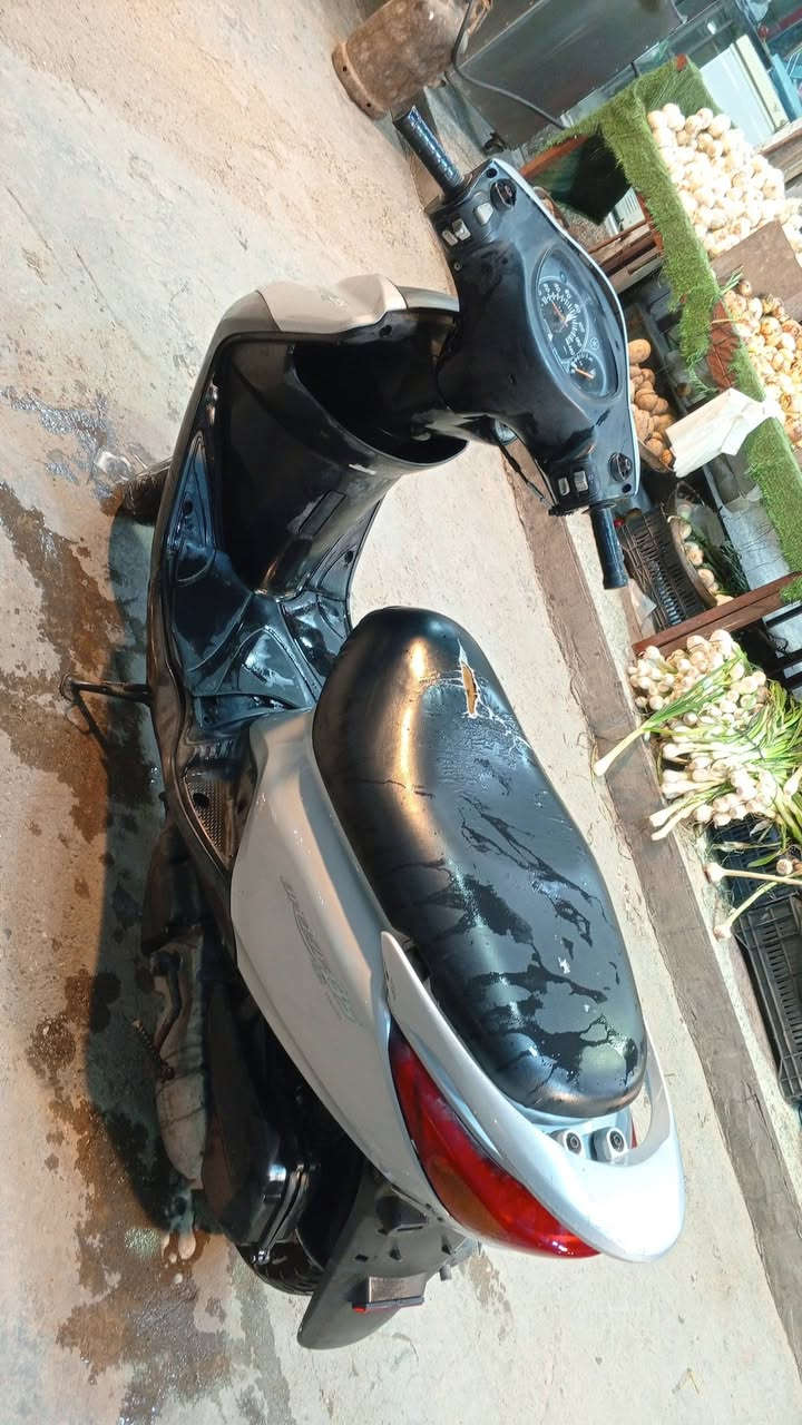 دراجه بريز نضيفه بيه بعض النواقص متواسي على فلوسه حيل حبيعه جوه سعره السعر خاص ***********
