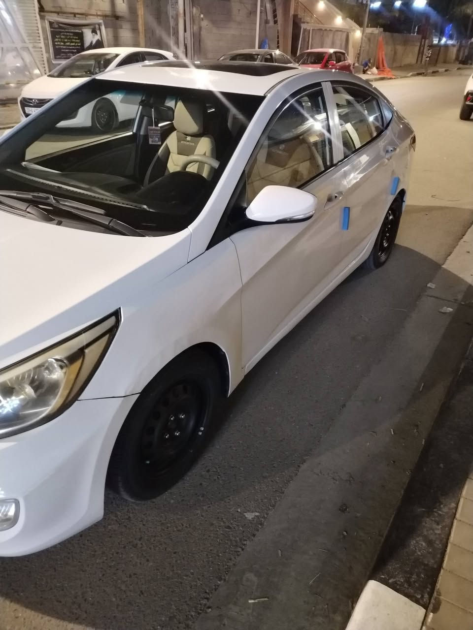اكسنت خليجي موديل 2015
سيارة جاهزه نقص كمبريسر تبريد 
محرك كير حداديه جديده 
دواخلها جديدة فتحه تحكم ستيرن 
السعر 90 وبيها مجال واذا اكو مراوس حسب القناعه 
مكاني البصره للاستفسار ***********
