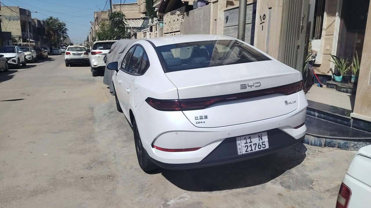 السلام عليكم
جن بلاص ٢٠٢٥
ماشيه ٨ الف الكلي
رقم بغداد
معروفه موصفاتها
داخل زيتوني
 بيها ٣ رصعات موضحات بل صور
18 و 700 بيها مجال 
 ***********
