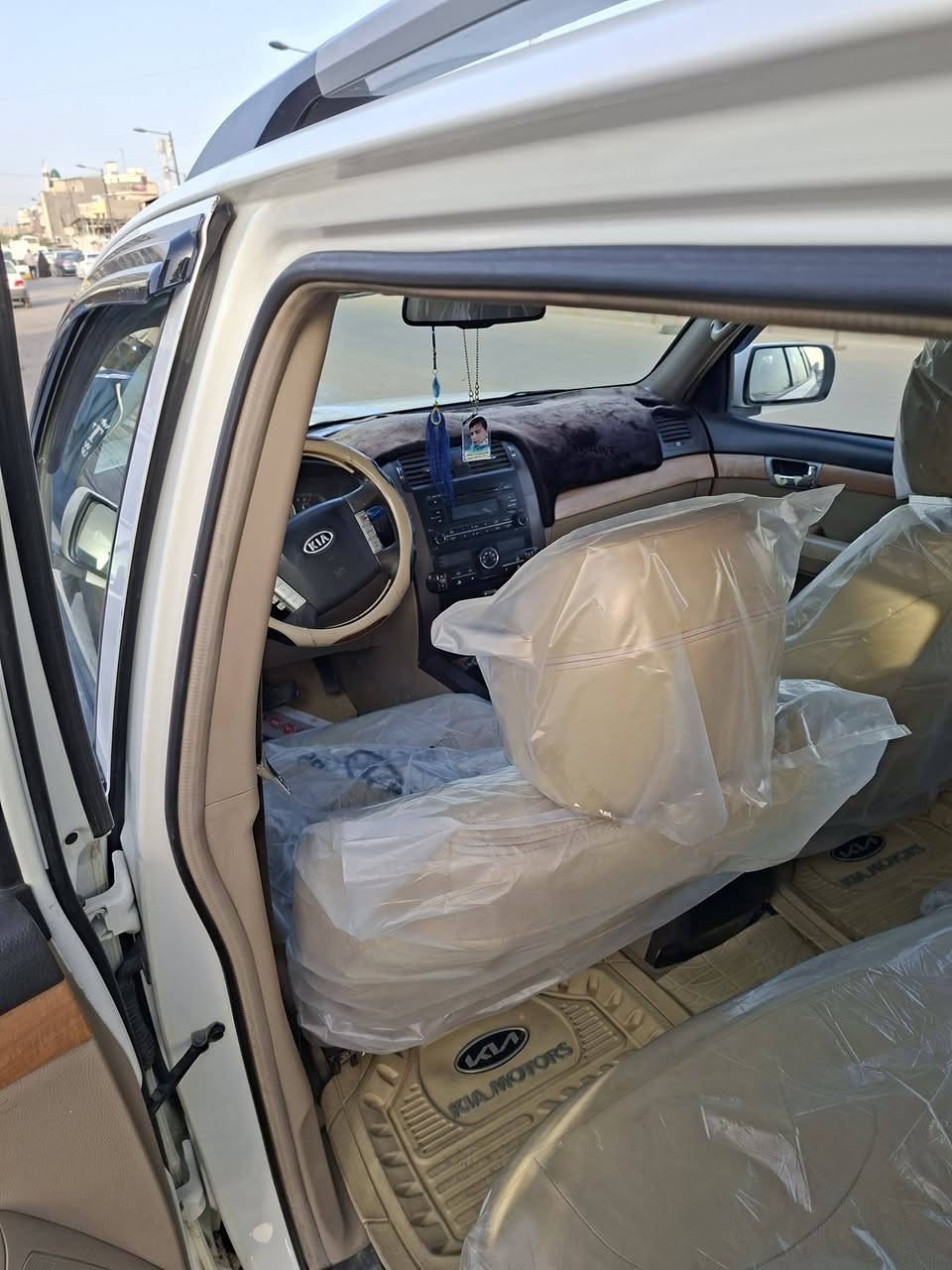 سلام عليكم موهافي 2012خليحي كير ومكينه وتبريد وصدر كل مكفول ضربه بل جنطه خلفيه السعر 135وبيه مجال العنوان بغداد الكاظميه رقم صاحب سياره ***********
