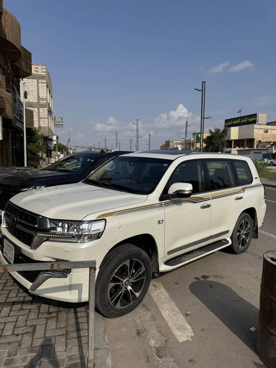 للبيع لاند كروز VXSكاز كفالة عامه فول للأخير رقم سليمانيه ماشية110محرك كاز 5700للبيع اومراوس السعر450مكاني بصرة الاستفسار على رقم ***********
