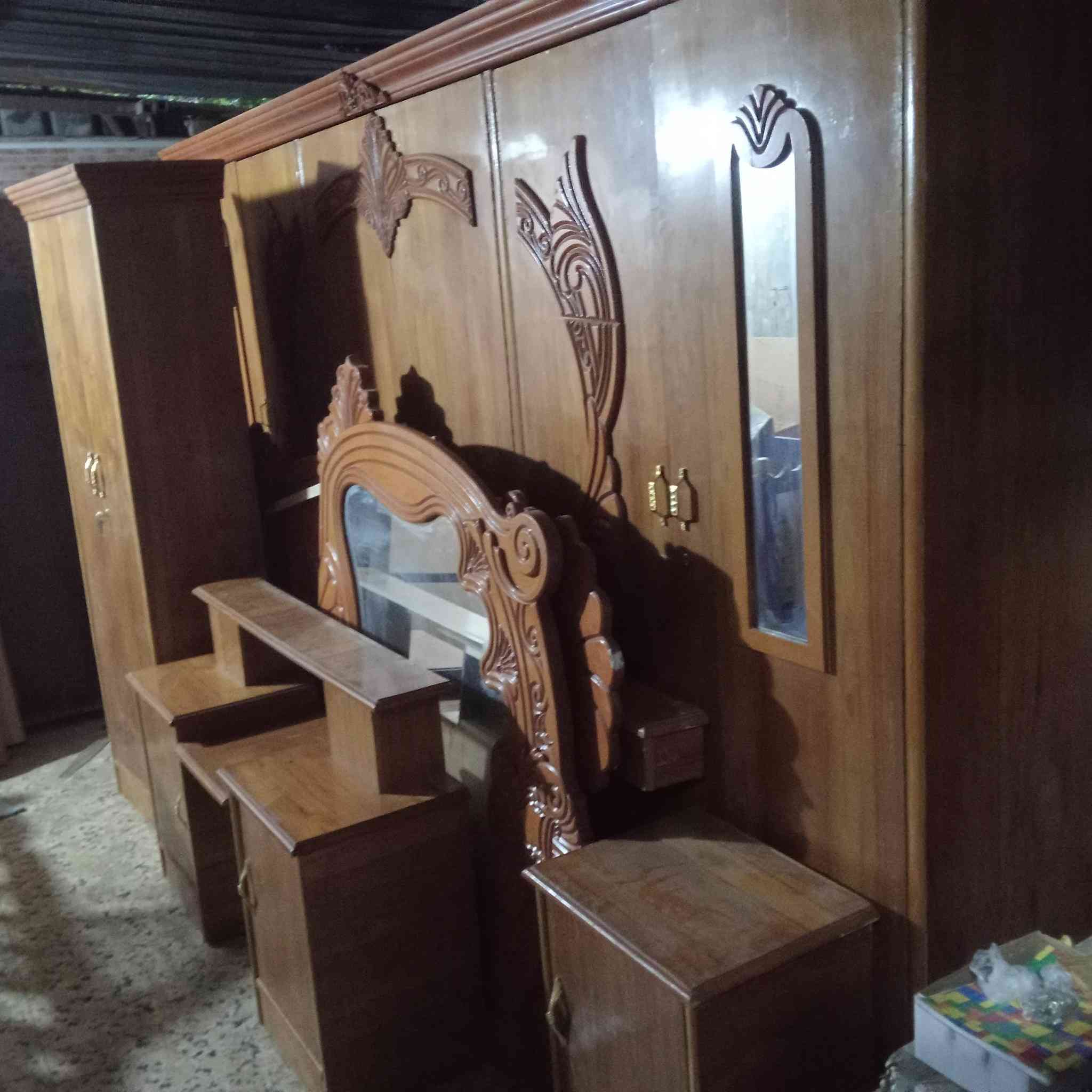 غرفه ام 6 بوب اخت الجديده للبيع السعر 550 وبيه مجال وبوفيه صاج ثقيل 3 بوب ب 80 الف مكان زعفرانيه ***********
