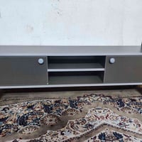 ميز شاشة • جديد • نظيف