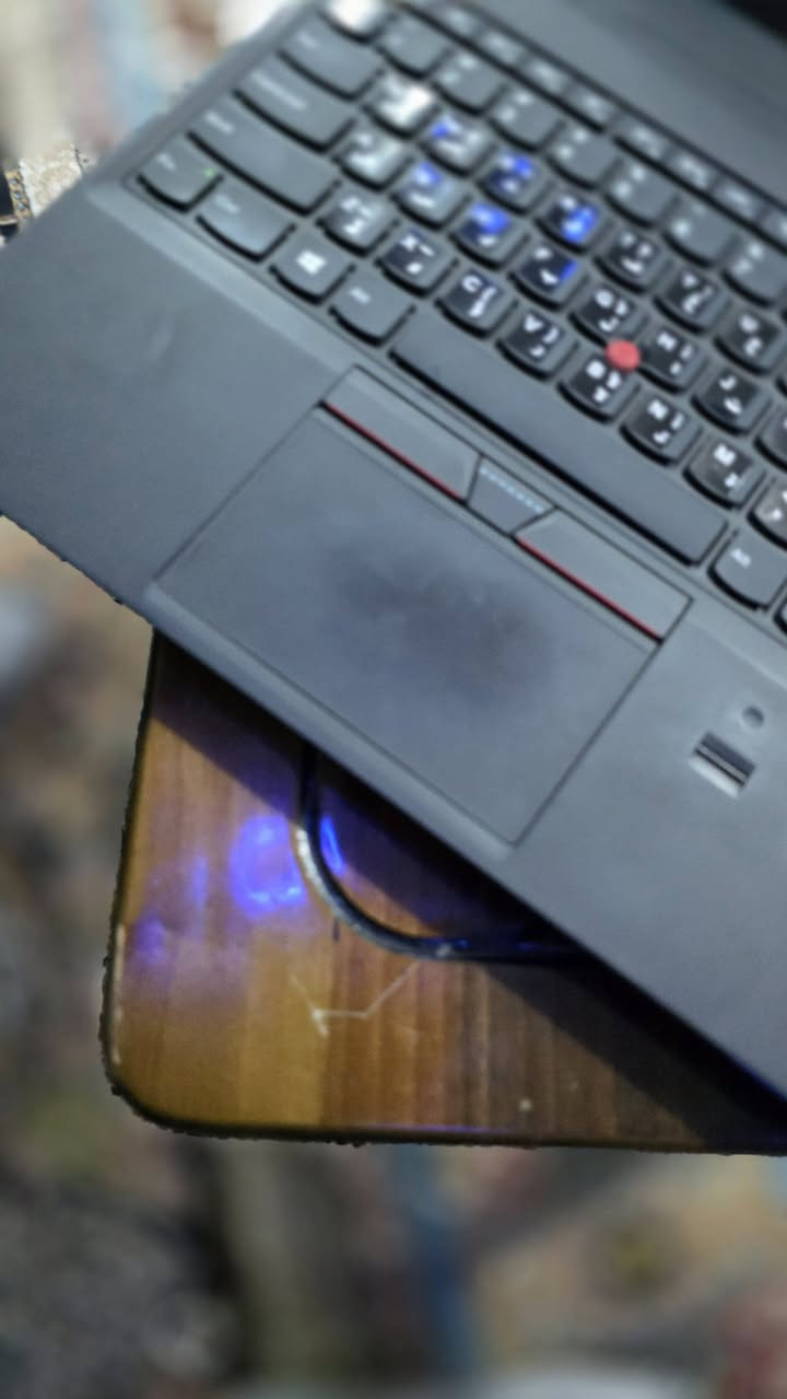 السلام عليكم 
للمراوس #بأيباد 
من رخصت اخونا الأدمن 
لابتوب لنوفا E550
كوراي 7i 
رام 8 يمكن التطوير 
SDD 256 يمكن التطوير 
مراوس بأيباد او بيع السعر ٤٠٠ الف نضافه وشرط 
بغداد الكاظمية المقدسة 
*********** متوفر وتساب
