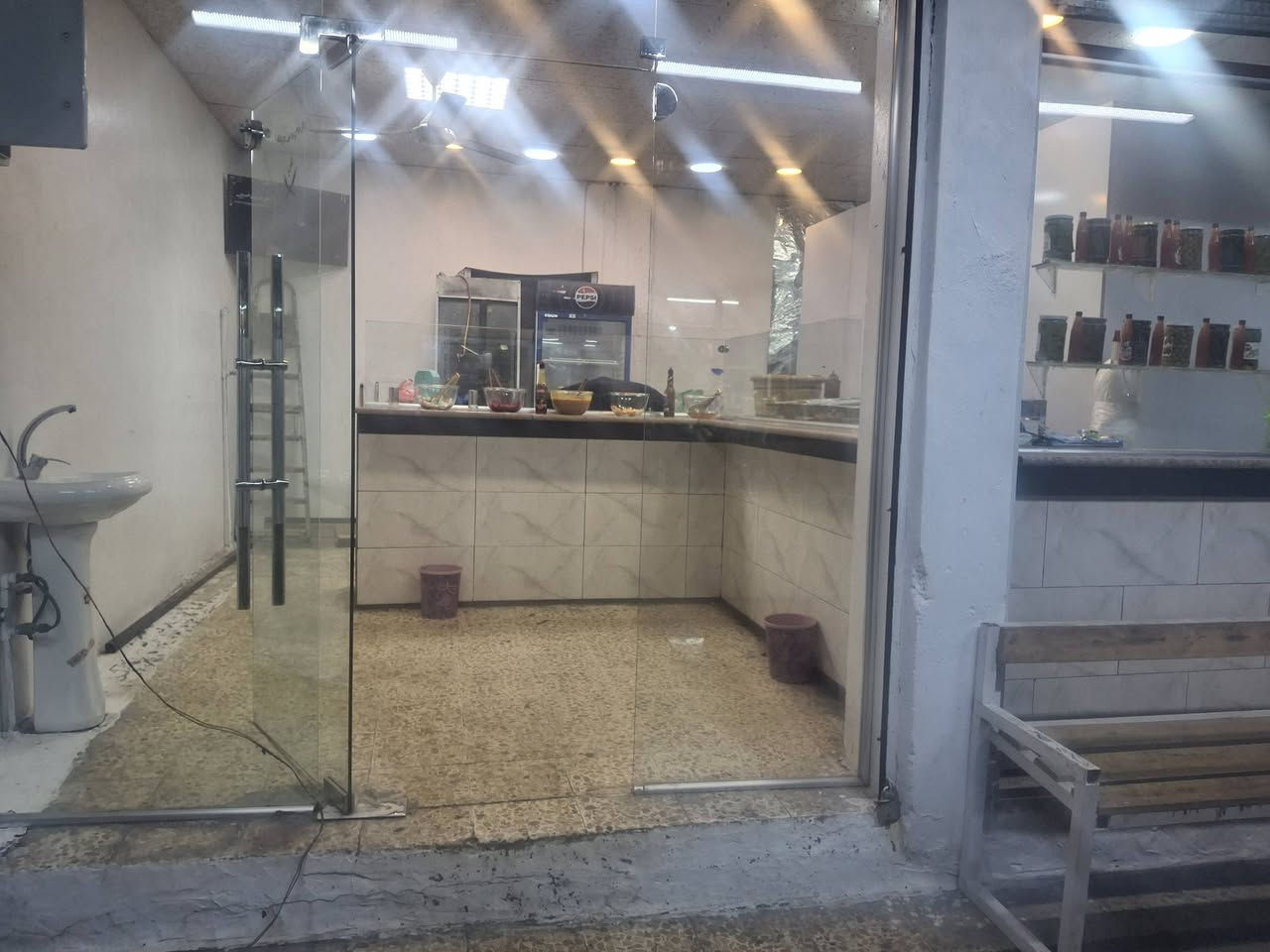 السلام عليكم مطعم فلافل وبركر البيع
العنوان الكماليه شارع الصفر 
***********
