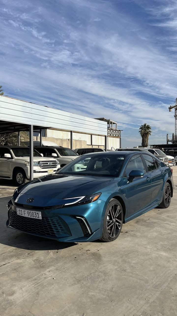 السلام عليكم 
تيوتا كامري 2025
XSE هايبرد

بصمه
كيجات شاشة 
شاشه جبيره 
كشنات جلد وكهرباء وتدفئه
ستيرن تدفئة 
لايت وبك لايت LED
رادار امامي وجانبي وخلفي 

حادث من امريكا بس بنيد وبالعراق صار بيها بارد بالصندوك 

13.000mi
23,300$$
***********
بغداد
