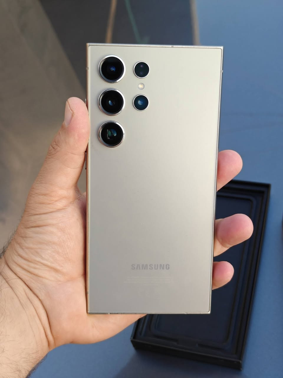 Galaxy  S24 ultra 
 نرخى 975 هه زار  
زاكيره 256 رامى 12
 خاوينى 99% 
كامل ئه شيا  زه مان جيبال 
 بي عه يب  و نه كراوه به زه مان 2رؤژ
گه ياندن هه يه 
شوين كركوك 
***********
***********
------------------------------------------------------------------------------------
سعره  975  الف 
ذاكره 256  رام 12
 نظافه 99% 
 غراضه كامل ضمان جيبال
  مابيه عيب خطين  و مامفتوح  بضمان يومين الفحص
متوفر توصيل
مكاني كركوك
***********
***********
