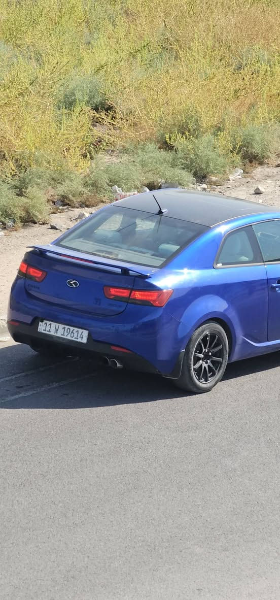 السلام وعليكم 
فورتي كوبيه كندي 
محرك 2400 
الموديل 2013 
فول مواصفات 
فتحه سقف 
مري تحكم كهرباء 
ومسويلها بصمه عمل تشغيل عن بعد 
هيتر كشنات 
كشنات مدوشمه جلد جديدات 
غرفتها نضيفه كلش 
رقم بغداد الجديد وب اسمي 
لايت زنون ناصي وبلاجكتور 
مصبوغه حزام 
مابيها لاشاصي ولا لغد 
بيها فقط باب السايق 
صالنصه ريموند
تبريد تدفئه 
شاشه اندرويد 
السعر 79
العنوان بغداد الغزاليه 
***********
