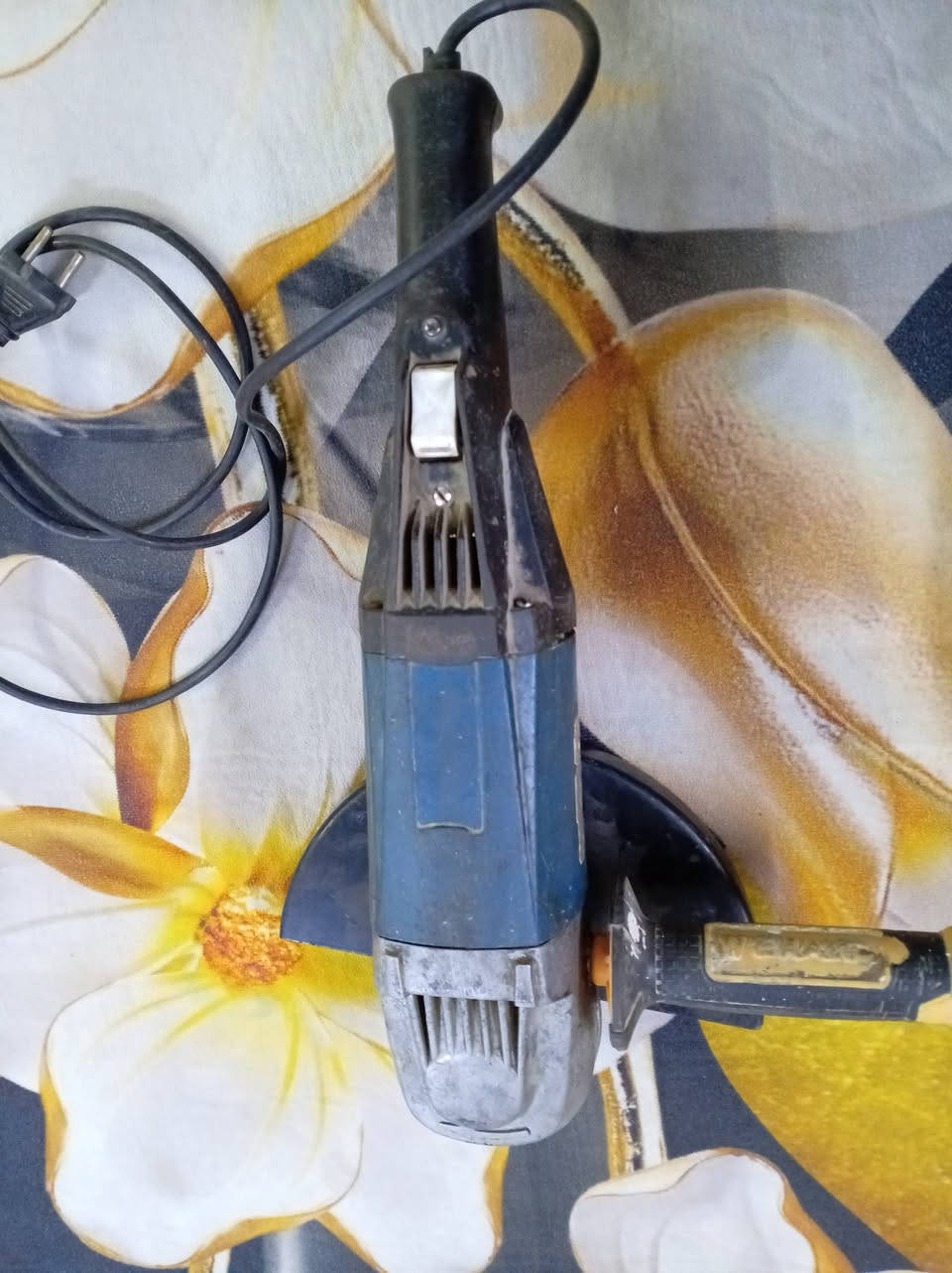 كوسره وسط 180للبيع للتصال***********
