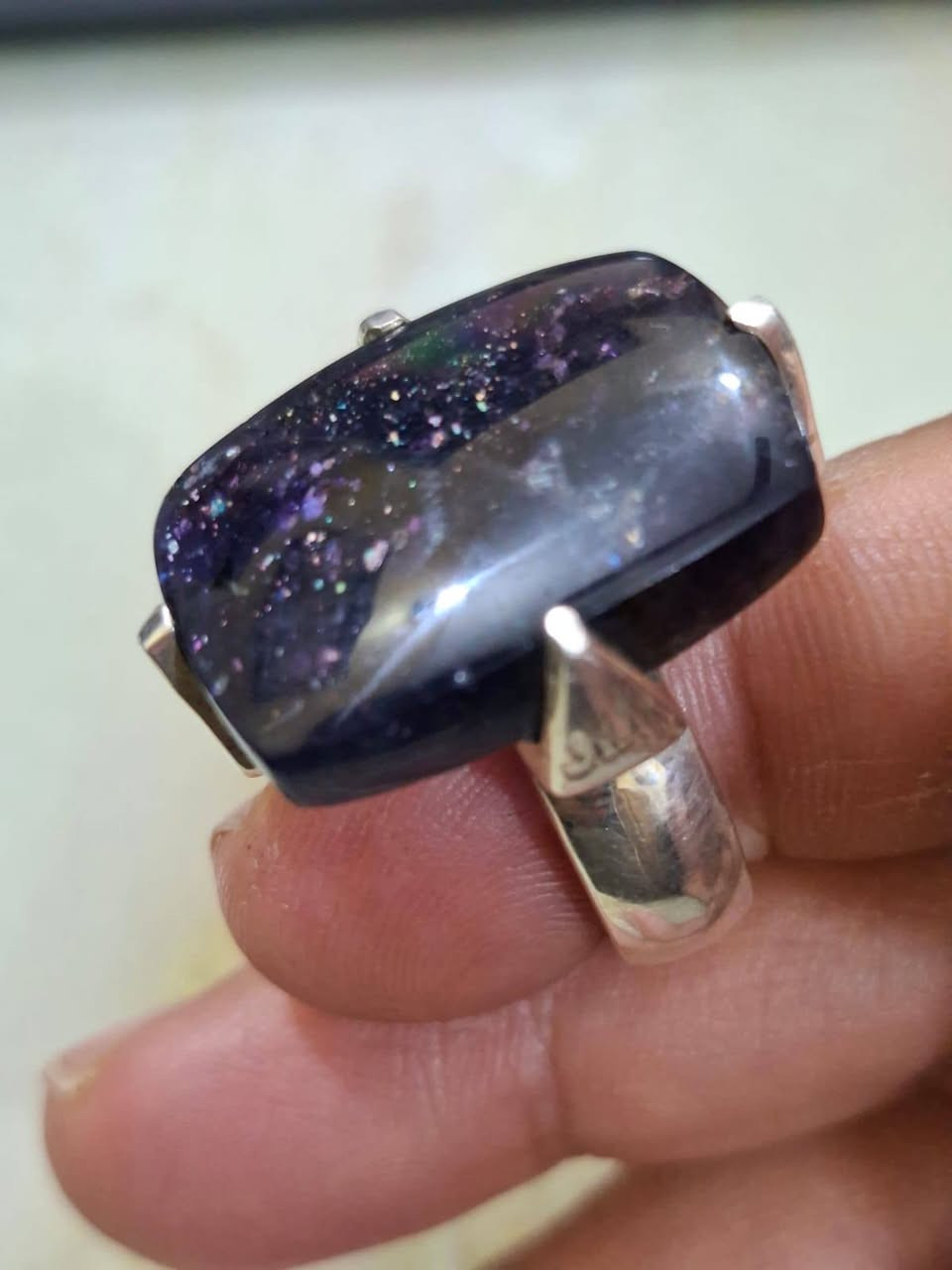 السلام عليكم..مجموعة من الخواتم الصياغة اليدوية فضة 950 ...
-خاتم الجمشت الطبيعي الجميل سعره 150 الف
- خاتم الجزع اليماني الاصلي سعره 150 الف
- خاتم العقيق اليماني الطبيعي الاحمر سعره 100 الف
- خاتم حجر الايولايت او ما يسمى حجر النجوم اليماني الطبيعي سعره 150 الف... للتواصل واتس او اتصال على الرقم *********** و مكاني حلة
