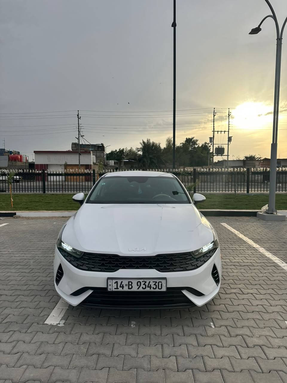 كي فايف 5 وأرد امريكي
مديل 2023 رقم بصرة معوقين دولي 
سيارة كفالة عامة بس بارد  فقط 
 (داخلة من امريكة بارد )
مكفولة من ظربة وصبغ والغرق فقط بارد 
شاصي ولغد وأيرباك كلة مكفول 
سيارة جديدة وجاهزة من كلشي مال جناي 
     .ماشية 25.000mi .جاهزة من كلشي 
 (السعر 158وبيها مجال )
.العنوان البصرة الجنينة .الاستفسار ع الرقم /***********
