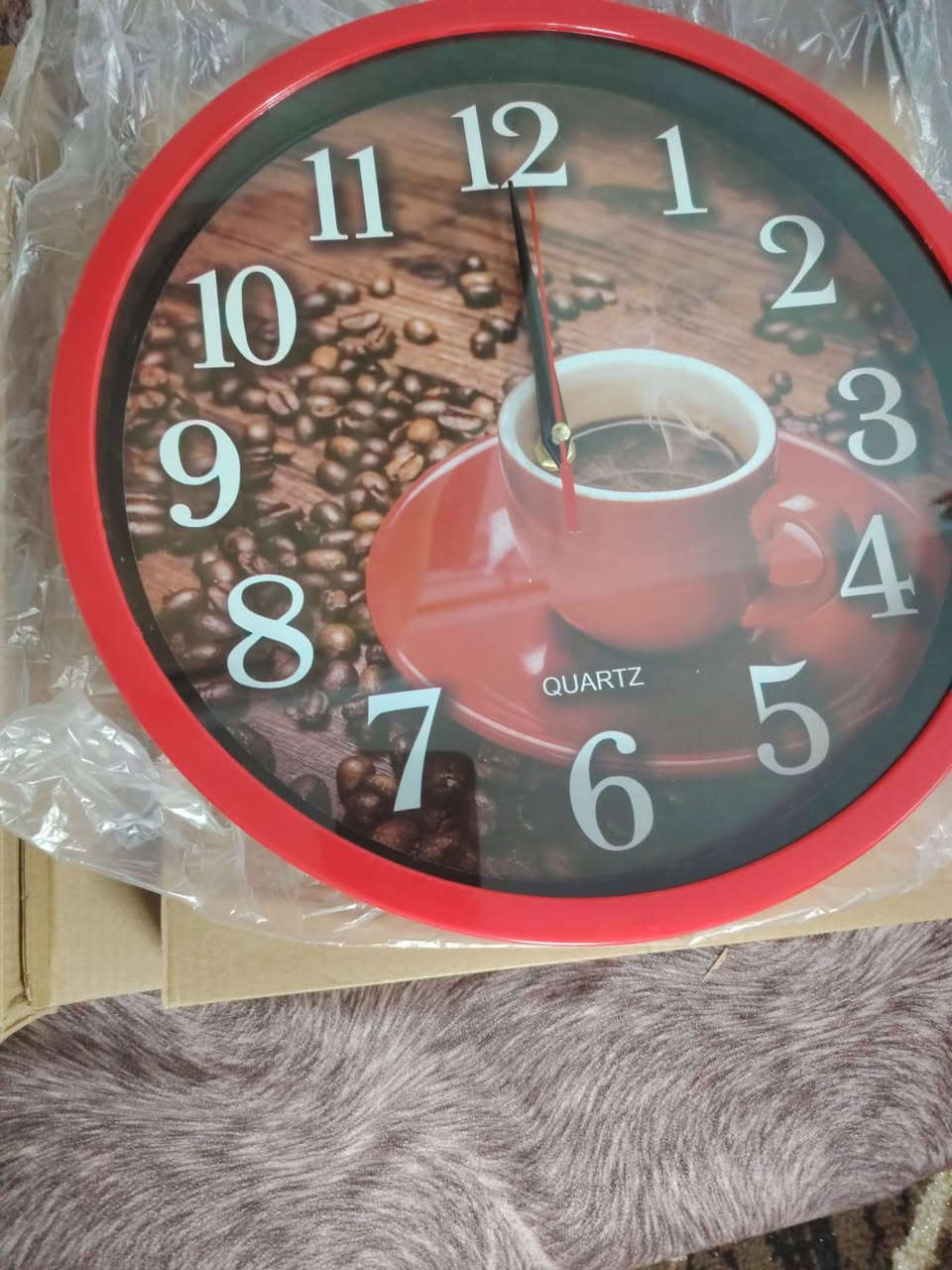 متوفر ساعه جداريه ق30سم اربعه الاوان /***********
سعر الجمله 12 قطعه 50  الف 
المفرد 6 الف مع توصيل داخل تلعفر
