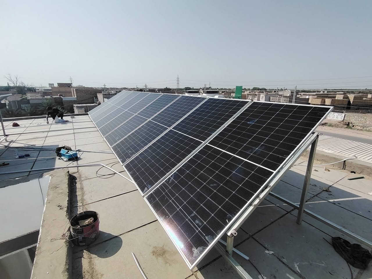 وسط الانقطاع المستمر للتيار الكهربائي 
الكثير من المنازل تتحول الى الطاقه النضيفه 
منزل اخر يودع الانقطاع المستمر للتيار الكهربائي 
حيث تم تجهيز المنزل ب منضومه 15A ليلي و 20A نهاري 
للحجز و الاستفسار
قسم المبيعات/***********
قسم الصيانه  /***********
