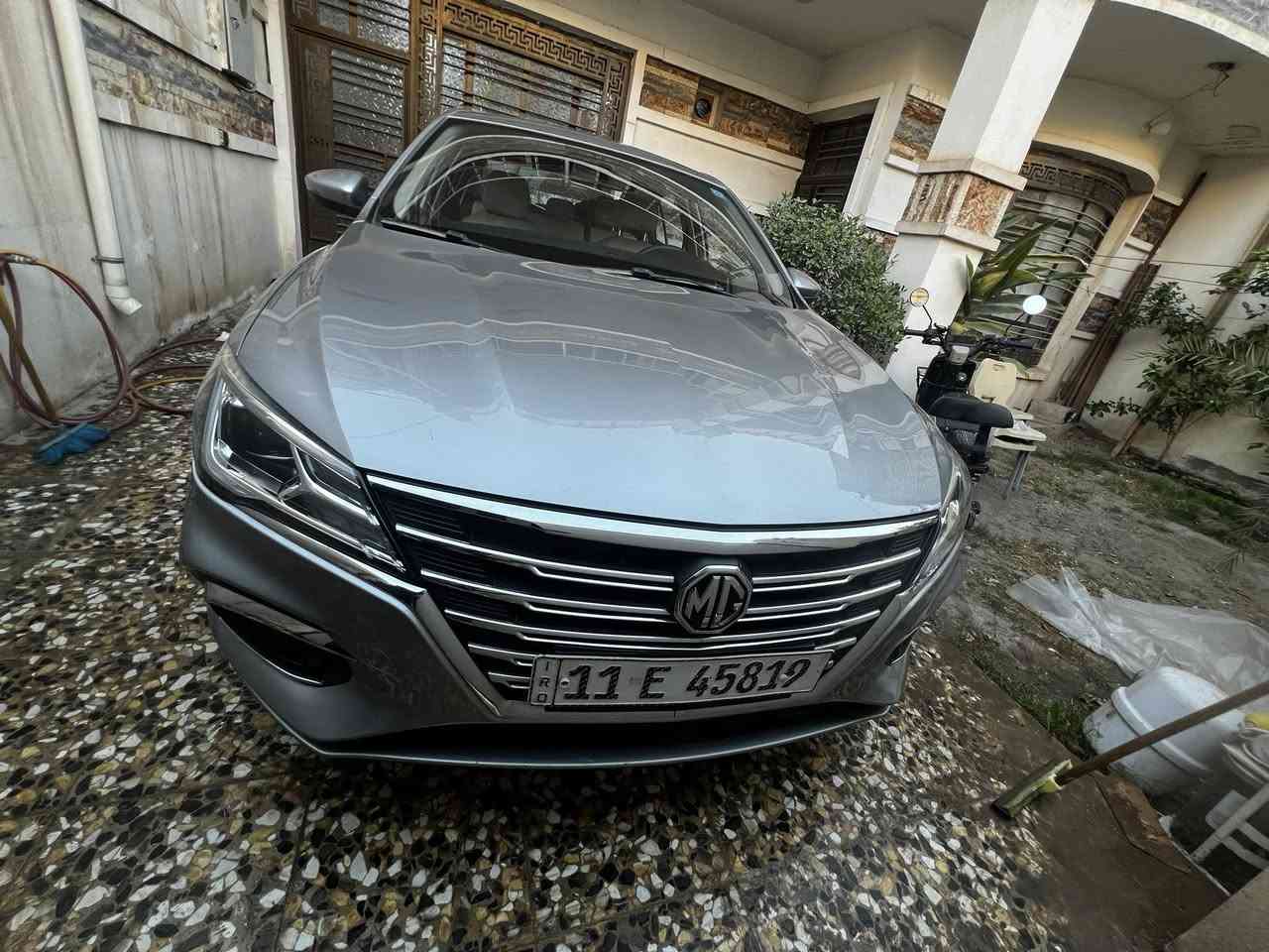 Mg 5 للبيع سيارة نضيفة كلش ومابيها حادث مجرد رصعة بالصندوك ماشية 24 الف كيلو مواصفات ستاندر شاشة وبصمة اشاير بالمري مثبت سرعة كير شاشة عطلات لدات امامي خلفي السيارة ماناقصها شي وبعدها بالضمان رقم بغداد الجديد تحويل مباشر بأسمي مكانها بغداد يم الجزيرة السياحية 
***********
السعر 110 وبيها مجال
