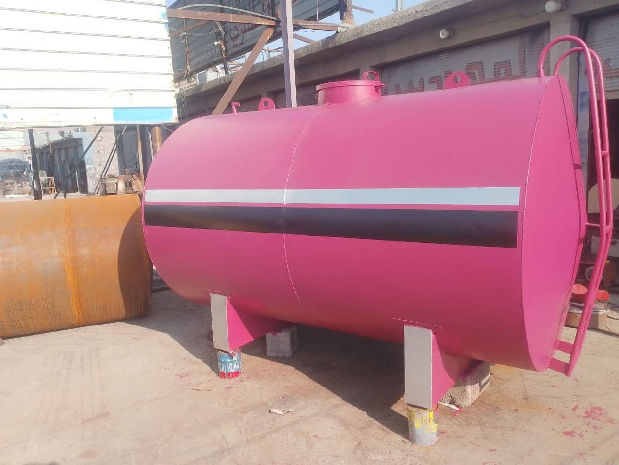 السلام عليكم
يوجد لدينا خزانات بكافة الاحجام
للاستفسار الاتصال على الرقم
***********
