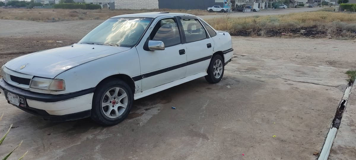 ؤپل فيكترا ئارم پلاستيك...مه كينه 20 مؤديل 1992  گيرو مه كينه ي به شه رتي 10 فيته ر براوه وه رگه راو به شه رت كاره باي به شه رت ته قه و ره قه ي به شه رت  نرخي 15و مجاليكي برايانه..  ژ.م *********** أربيل, العراق
