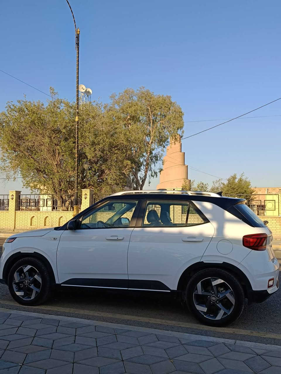 هيونداي  فينو 2022
✅ المواصفات :

📅 الموديل: 2022

🛣️ الممشى: 65 الف كيلو متر

⚙️ المحرك: 1600cc دبل نوزل – أداء ممتاز واقتصادي

🛞 الويل: 16 إنج

• ناقل حركة أوتوماتيك سلس

• قيادة مريحة وهادئة

• استهلاك وقود منخفض

• شاشة وسطية مع نظام ملاحة

• مقاعد قماش مريحة

• تحكم ستيرن كامل

• مكيف أمامي قوي

• نوافذ كهربائية + سنترلوك

• مدخل USB وAUX

• مثبت سرعة
السعر 135 وبيهة مجال بسيط

الرقم ***********
