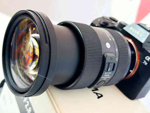 عدسه سوني 24.70 فتحه 2.8 A.art
استخدام جداً قليل ونضيف شرط زلغ أو شخطه ع الغطاء أو العدسه مابيها مكفوله كلها مع كامل ملحقاتهاا
كتلوك واللايلون والحقيبه مال العدسه 
بسعر 950 توصيل لكافه محافظات العراق 
***********
