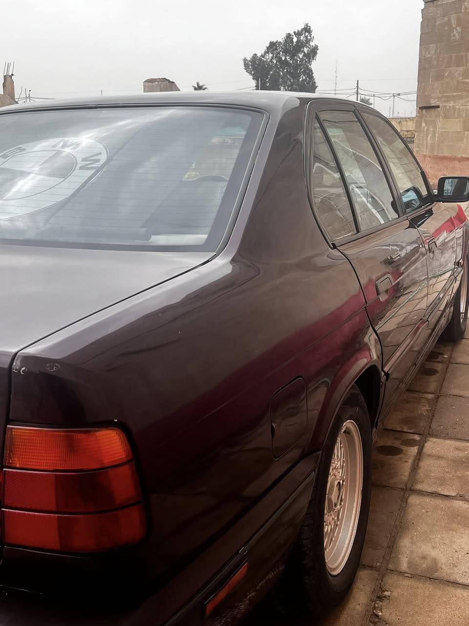 BMW535 اصل
محرك المشدود عليها 525 كبس دجتل 
محرك وكير جدد 
موديل 1992
غرفة كهرب جلد 
لونها عنابي صبغ نظيف 
سنوية وهزة جديدة بأسمي شرط التحويل 
السعر المطلوب 57 وبيها مجال 
***********
