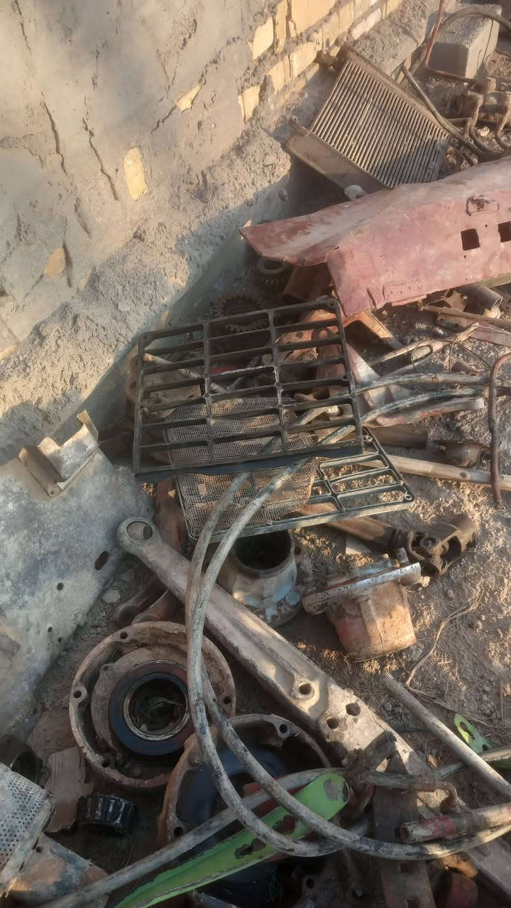 ياالله  غراض بلاروس تفصيخ بلاروس لشة كير  لشت اكسن هوزنات كامله   جهاز رفع مال بلاروس  عادي    قبق باتري   بنزات  اي دشالي كير حرموطه مال كير  موجوعت رفع كامله  اكو توصيل لجميع لمحافضات  راديترات   نظاف    ***********
