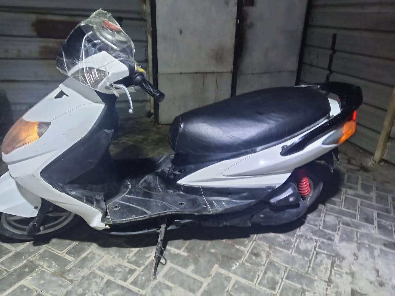 سلام عليكم سكنس فحل دراجه نضيفه وحلوه تفاصيل اتصل *********** سعرهة 400 وبيه مجال مكان بغداد مدينه
