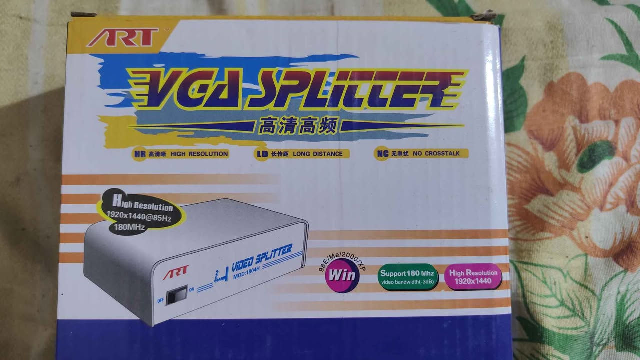 موزع إشارة VGA (VGA Splitter) من العلامة التجارية ART.الوظيفة: يسمح بتوصيل جهاز كمبيوتر واحد (مصدر VGA) بعدة شاشات أو أجهزة عرض (Monitors) في نفس الوقت.المميزات الفنية:يدعم عرض فيديو عالي الدقة (High Resolution).يحتوي على مضخم إشارة داخلي لزيادة مسافة النقل.مصنوع من هيكل معدني للحماية من التداخل الخارجي.الاستخدامات الشائعة: يستخدم بشكل متكرر في أنظمة مراقبة الكاميرات (DVR) لعرض الكاميرات على عدة شاشات، أو في العروض التقديمية.
السعر 10 الف متوفر توصيل البصرة, العراق


**إذا كنت صاحب هذا الإعلان وتريد حذفه لأي سبب، رجاءا أرسل رسالة إلى الدعم الفني**
