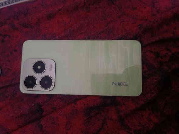 ريدمي c63  نضيف حيل ذاكره 256 داخليه 24 السعر 125
***********
