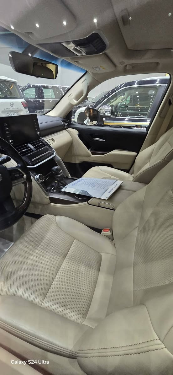 سلام عليكم موديل ٢٣ ساز جي اكس ضمن الضمان ماشية ١٠ الف كفالة عامة فقط رصعة بالباب السعر ٦٥ للاستفسار ***********
