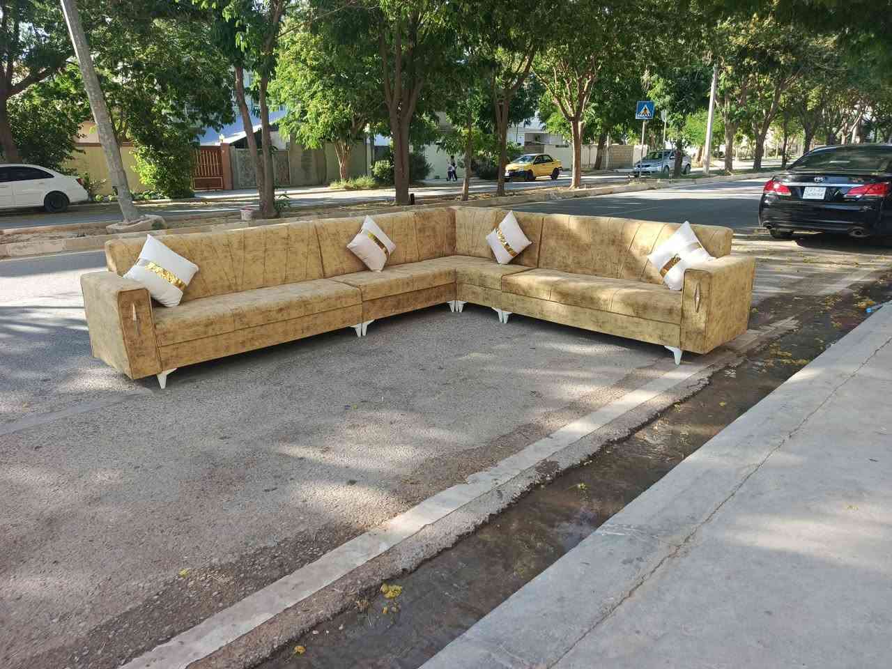 10نە فە ری لۆک لۆکە بە لۆکی ماوە
نرخی تە نها 180هە زارە
ماڵ بۆ کە س دانانیم هە رکە س زوو هات پیرۆزی بیت
ژ.م***********
شوین.کە لار
