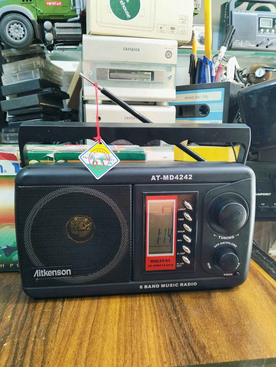 راديو اكنسون الانكليزي
جهاز جديد بالكارتون غير مستخدم 
موجات الراديو 6 موجات مع FM 
صوت عالي ونقي 
يعمل كهرباء وباتري كبير عدد 3 
علما ان الجهاز نسخه ثانيه من القيثاره القديم 
يوجد فديو بالمنشور يوضح التشغيل 
للحجز المراسله على الخاص


**إذا كنت صاحب هذا الإعلان وتريد حذفه لأي سبب، رجاءا أرسل رسالة إلى الدعم الفني**