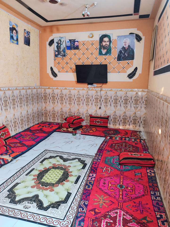 السلام عليكم بيت للبيع بدوانم مساحته 250 بي خمس غرف نوم مع صالة واستقبال ومطبخ بيت جاهز من كلشي مي سيح كهرباء 4خطوط ***********
