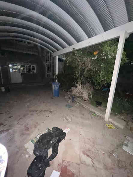 بيت للبيع ٢٠٠ متر واجهه ١٠ ونزال ٢٠ طابقين دبل فاليوم
كراج وحديقه ومدخلين صاله ومطبخ وحمام وغرفه ومنور 
طابق ثاني غرفه وحمام وسطحين بيت بصف الركن 
الموقع الغزالية شارع المشجر مربع تازة 
للاستفسار مكتب المشجر للعقار بداية شارع المشجر مقابيل محطة
***********
***********
***********
