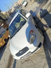 اكسنت ٢٠١٠ رقم جديد محرك ١٦ شرط بيها تعديل نصف السقف بارد وشوي بالتكمة...