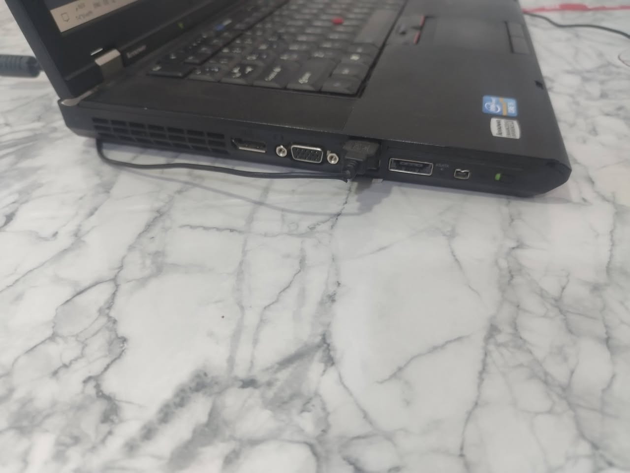 سلام عليكم لابتوب lenovo Thinkpad Corei5 هارد HHD256 رام ١٦ كامل ملحقات ماوس +شاحنه سعر ١٤٠ رقم ***********

