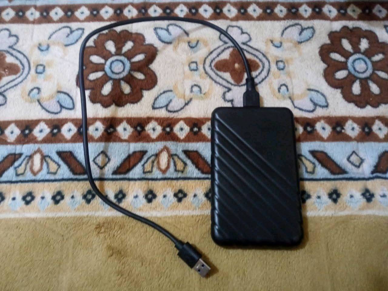 التواصل واتساب 
بلي 3 سلم مهكر كامل ملحقات وياه هارد مليان العاب قويه ودركسون بس اكو شي بسيط اكو فطر بسيط ميأثر باللعب والإستخدام شرط تفحصه
مكاني حله 
السعر 180 وبي مجال