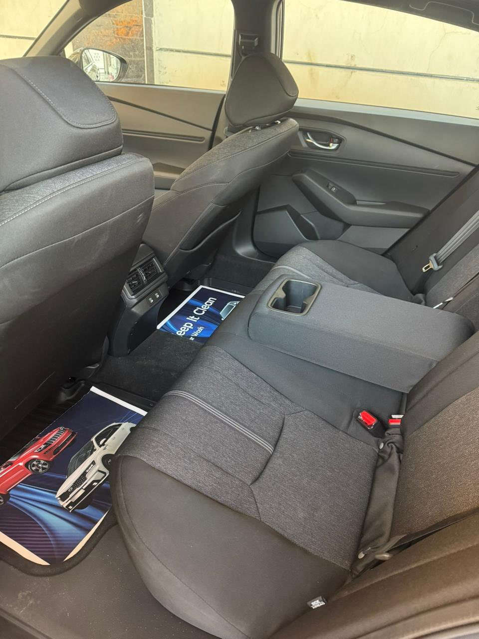 سلام عليكم هوندا اكورد هايبرد 2025 فئه السبورت 
السياره كله ليبل واحد بدون صبغ بدون ايرباك الحادث فقط قبق جنطه مصلح عل بارد السياره علئ ايدي كاصه ومصلحه كلشي بيه بلادي ما مبدل  ماشيه 4500مايل اخت الزيو مبدل تايرات شاد مال exl المرغوب بدون طسه  السياره بحاله الوكاله والسياره مبولشه  رقم بغداد باسمي تحويل ثاني يوم حادثه مرفق بل منشور السعر 225$ العنوان 
بغداد حي الجهاد 
***********
