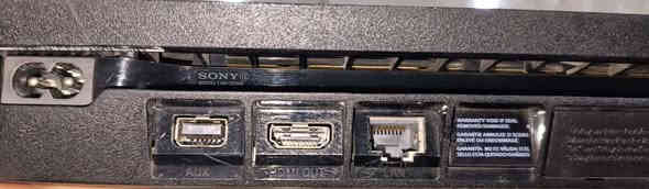 سلام عليكم بلي 4 سلم 1T نضيف جدا مامفتوح لوك ستيكر اوربي مثل ماموضح بل صوره كامل ملحقات الاصليه يده الاصليه  مهكر قرص السعر 270 الف ويا لعبه جيتي اي اونلاين ولعبه رزدنت ايف8 ورزدنت ايفل4 ريميك ولعبه ذلاس اوف اس2 العنوان كربلاء طريق الحر قرب اسواق المائده فرع ابو الدهن الرقم *********** كربلاء
