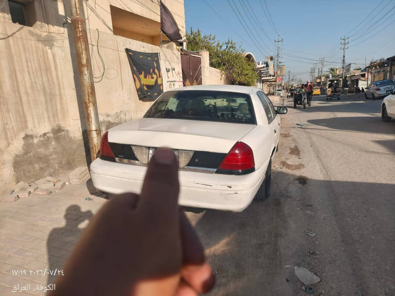 سلام عليكم اخوان
فكتوريا مديل 2006 رقم نكليزي مداور ثاني يوم 
جاهزه من كلشي نقص بي كمبريسر تبريد
وحداديه 70 ونقص المصطره لي موضحه بالصوره
الكشن كهربائي شغال كهربائيات كامله تخم تاير جديد

والكشر كدامك جديد 

السعر 50 وبيها مجال مراوس ترهم بسكون سياره زينه

***********
