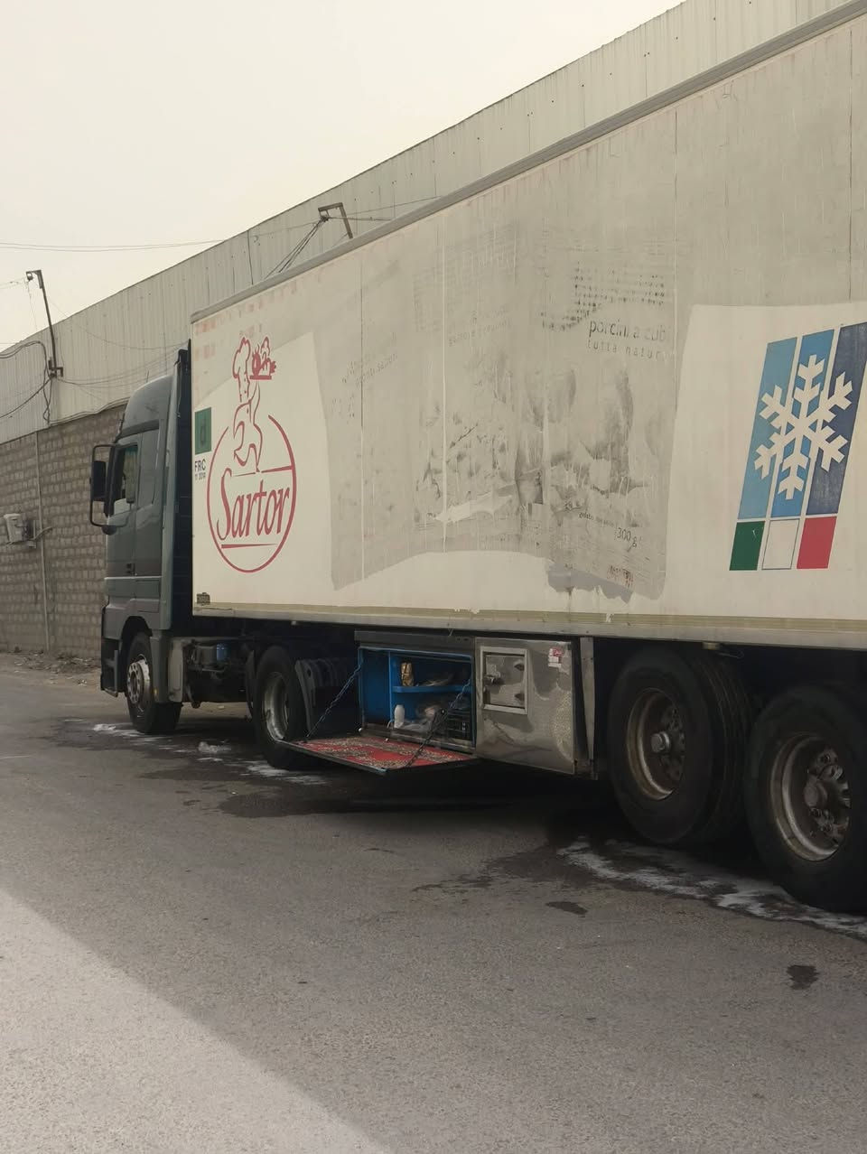 السلام عليكم سياره 2001 حجم 48 مربوطة براد رقم صلاح الدين دخول الأردن السيارة مكفوله شرط التحويل السعر 350 الاتصال على هذا رقم ***********
