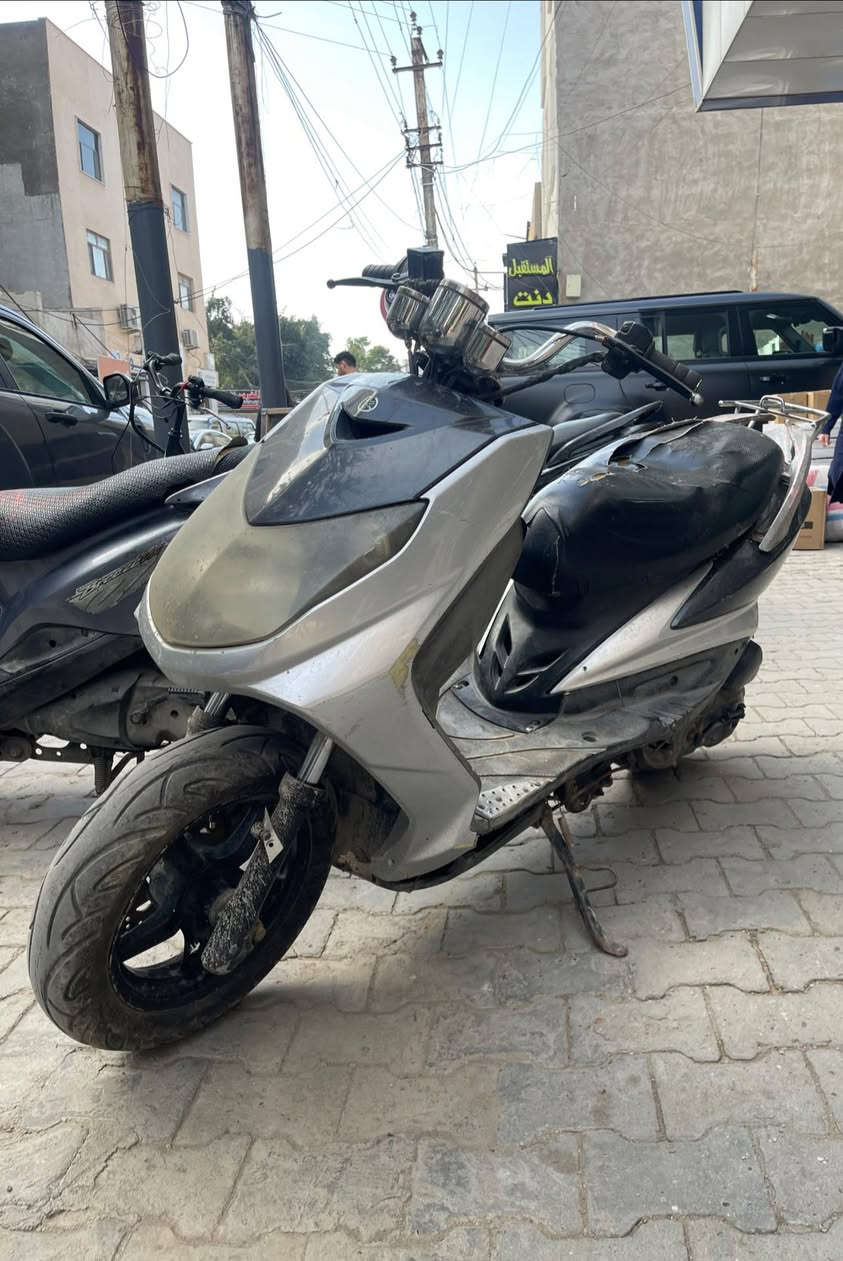 للبيع فحل جانت نوزل محولها كابريتر تجفيت جديد الدراجه بعدها على سحك كهربائياتها شغاله سلف وهندر الدراجه نكره شلعه ومعدل تخبل جانت رياضي الدراجه ورجعتها على بلادي   السعر450 مكاني بغداد الثعالبه 

 اتصال فقط مابي واتساب ***********
