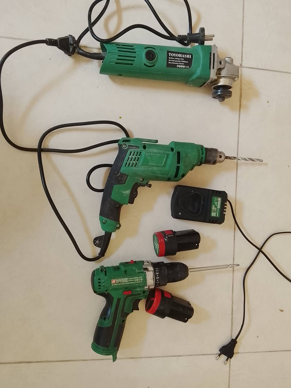 السلام عليكم متاح كوسرة طيارة حجم صغير ودريل برينة مستخدمات شي قليل جدد شغالات فولةمع حنطة وملحقاتهم ودريل برينة شحن نضيف هوة وجنطة مالته وملحقاته مكاني بغداد العبيدي س ع ر 75


**إذا كنت صاحب هذا الإعلان وتريد حذفه لأي سبب، رجاءا أرسل رسالة إلى الدعم الفني**