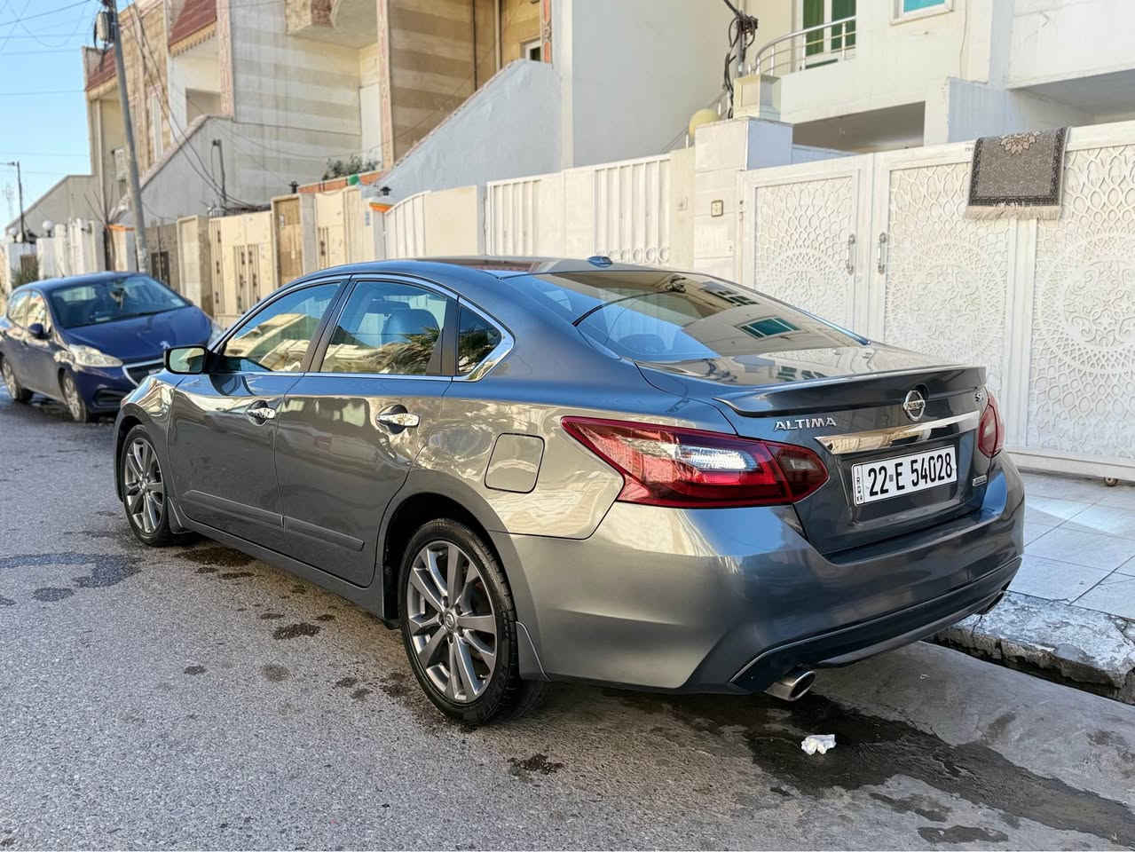 ئالتیما 2018  SR  SPECIAL
گێر و مەكینە  بەردی گزۆز  هەمووی بەشەرت 

مواسفات SR. SPECIAL 
بسمە و شغال 
كوشن جلد و خەت شین هیتەر 
شاشە گەورە GPS 
گێر لەسوكان  تەنها سلایت نیە 

بۆنیت سبوغە بەبێ ناوگرتن یەك جێ كارتی بچوكی هەیە 

سیارەكە زۆر خاوێنە ٥٦ هەزار حقیقی رۆشتوە 

رەقم و سنوی نوێیە بەناوكردن بەشەرت 

سعری 130 كەمێك مەجال 

0.7.5.0.4.6.9.4.9.4.1.  واتساب و فايبر أربيل, العراق
