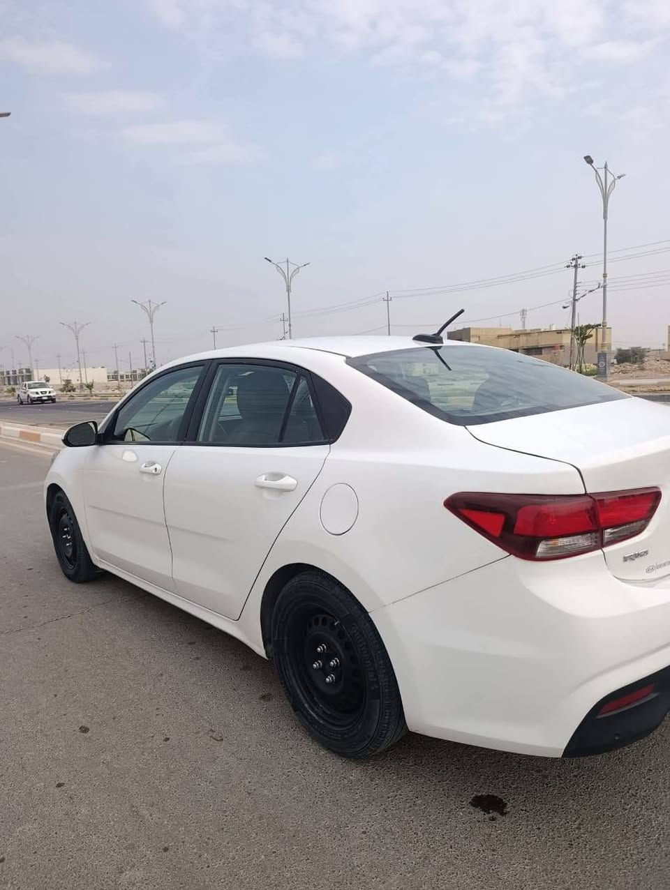 كيا ريو موديل 2021
وراد امريكي الحادث خلفي كما موضح بالصوره
وبالعراق نص الجاملغ الامامي 
محرك 1600 دوش وضع عادي و سبورت 
محرك وكير مكفول شرط ما مفتوح 
شاشه كبيره كامره 
نص فول تحكم ستيرن 
رقم دولي بابل الجديد 
 السنويه لحد 2029
السياره بأسمي تحويل ثاني يوم 
مكان السياره كربلاء
*********** متوفر وتساب آسيا
***********
