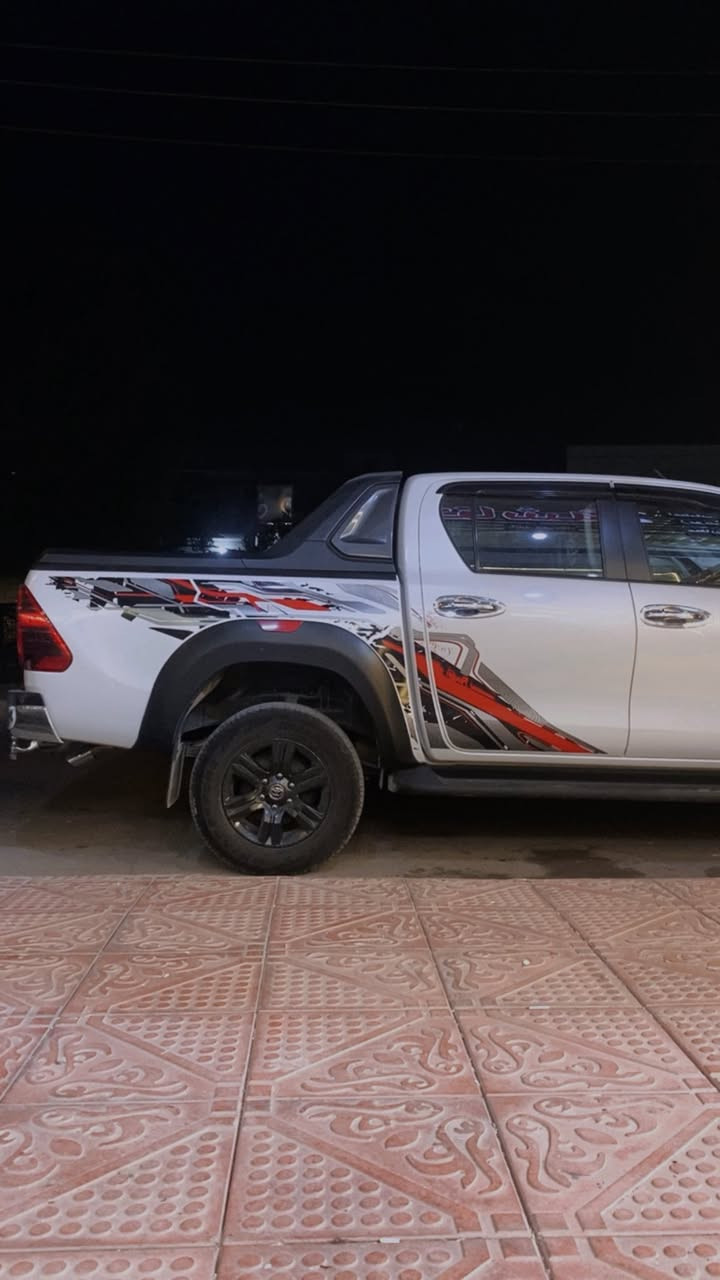 السلام عليكم تيوتا هايلوكس 2024 trd سيارة كير مكينة مكفول ماشية 59 الف تخم تاير جديد + سبير مالتها موجود الشركة 
والسونار موجود للاستفسار اتصل ع الرقم وادلل .. ♥️
مكانها ديالى
‭٠٧٧١ ٢٢٦ ٧٦٧٤‬
