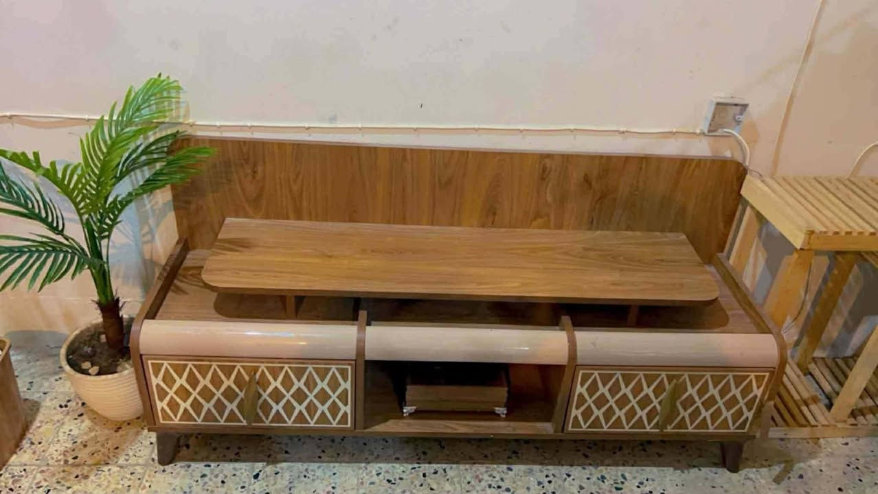 ميز تلفزيون مابي اي عيب 
وخشب ثقيل طول 140
سعر 60
مكان موصل حي المثنى


**إذا كنت صاحب هذا الإعلان وتريد حذفه لأي سبب، رجاءا أرسل رسالة إلى الدعم الفني**